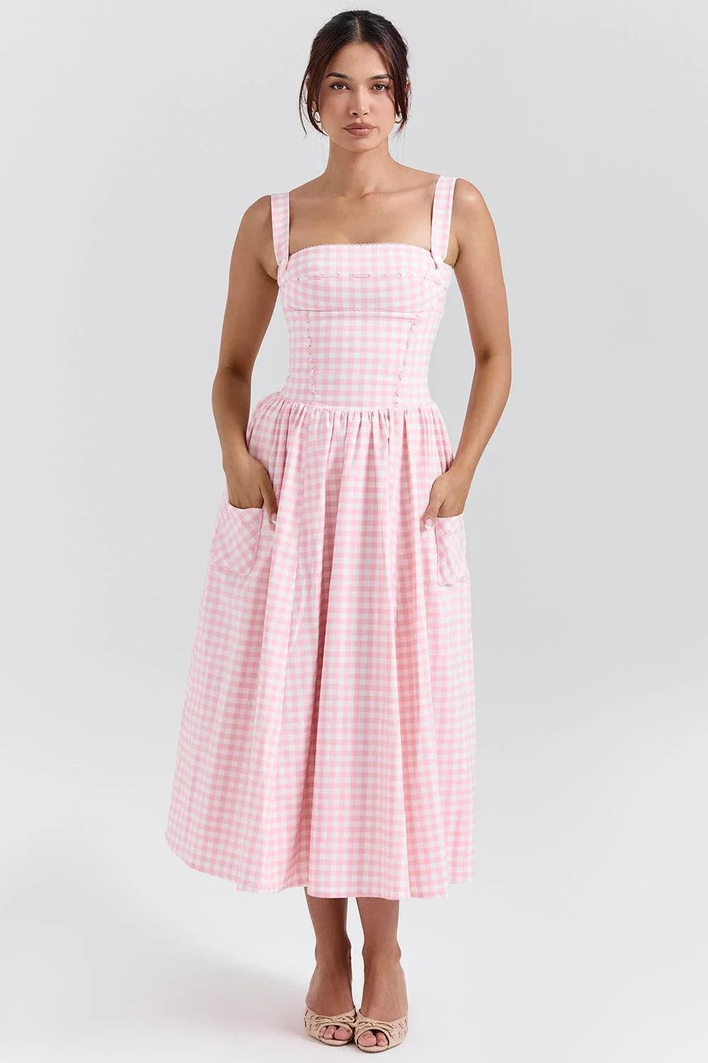 Largo Vestido Femenino de Estampado Cuadrado