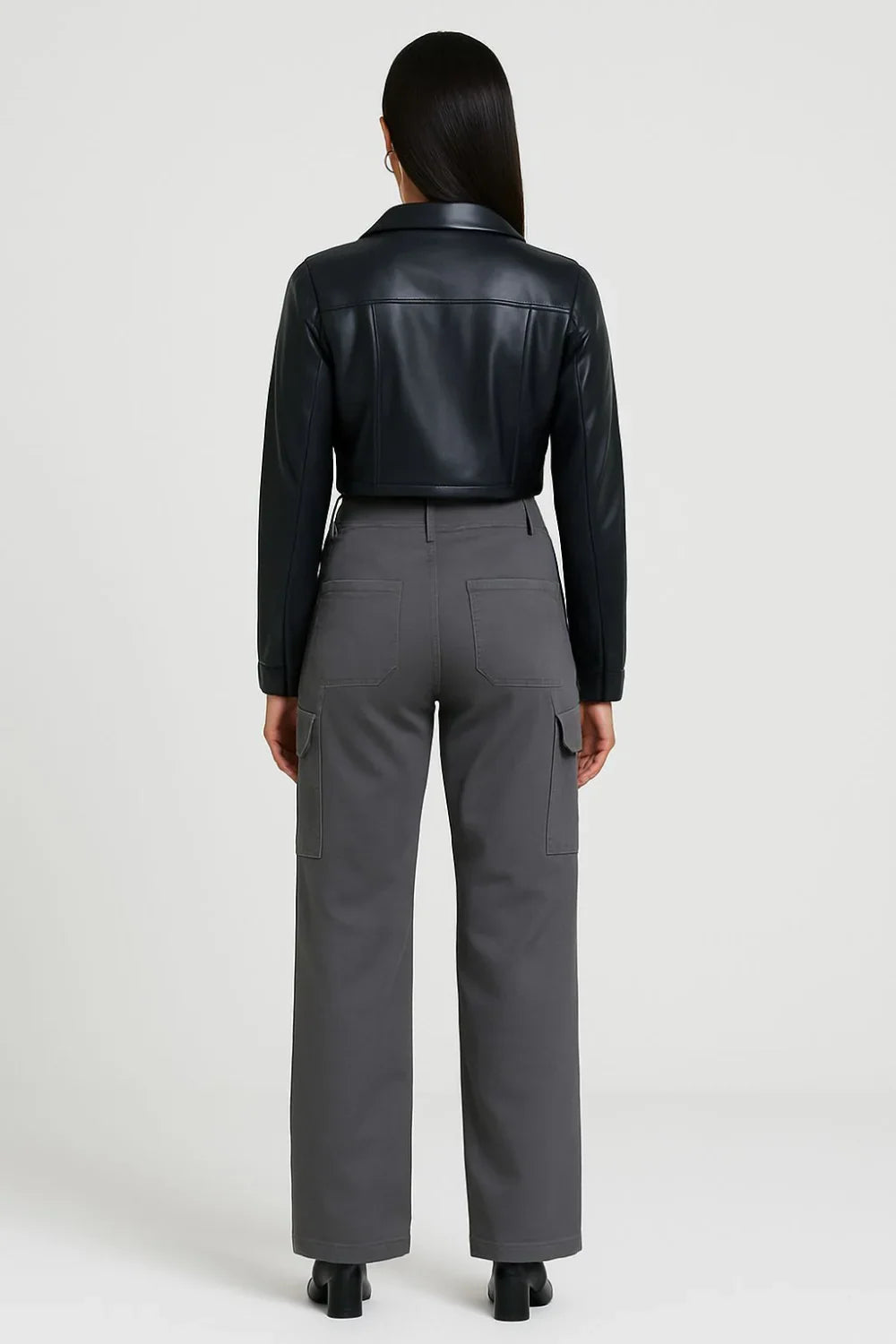 Top corto de cuero para mujer | Tendencia invierno 2025