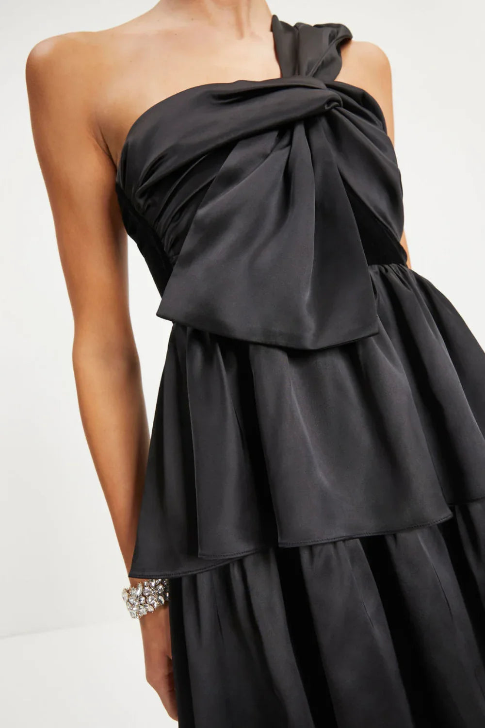 Corto Vestido de Cruce con Lazo