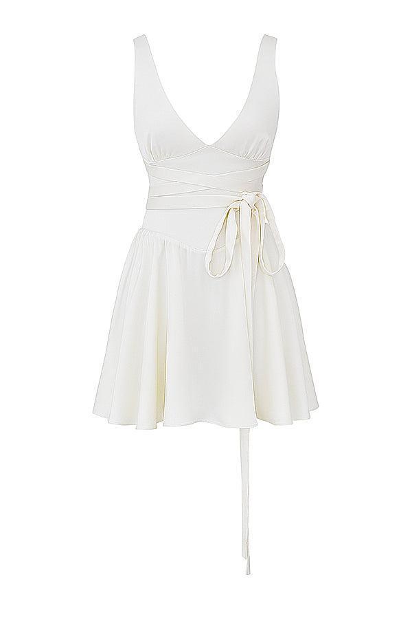 Corto Vestido de Mujer con Escote
