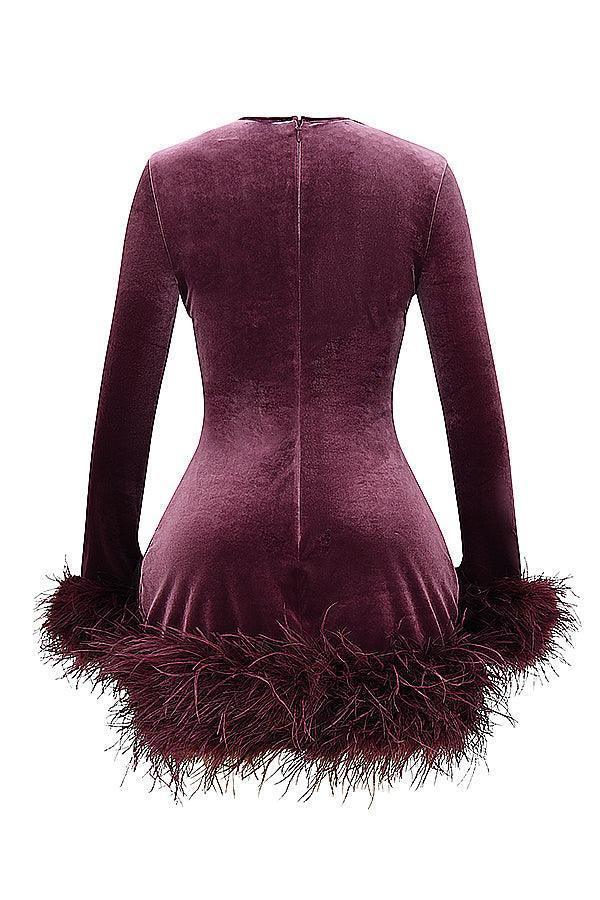 Vestido Corto de Terciopelo Púrpura