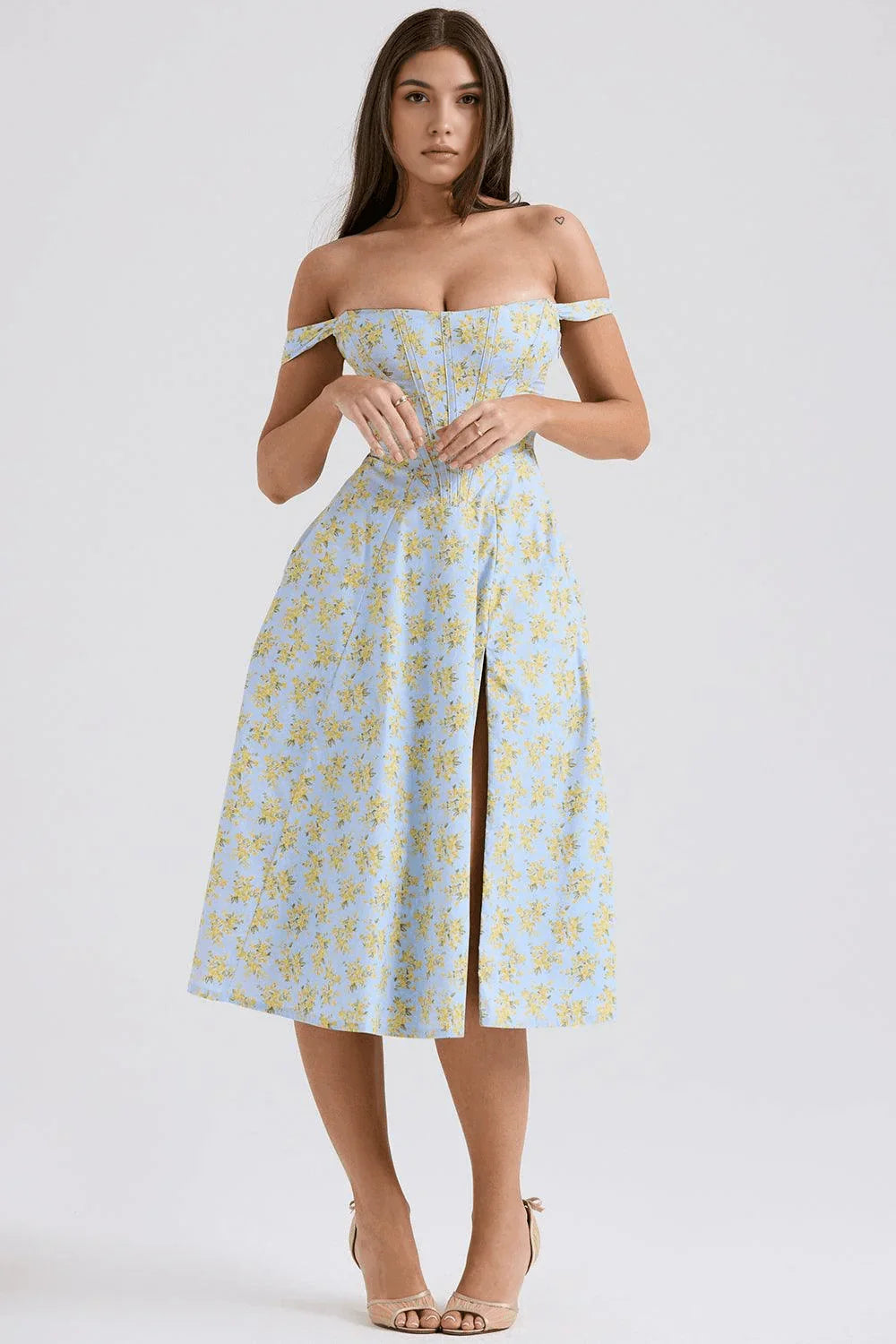 Vestido midi con tirantes