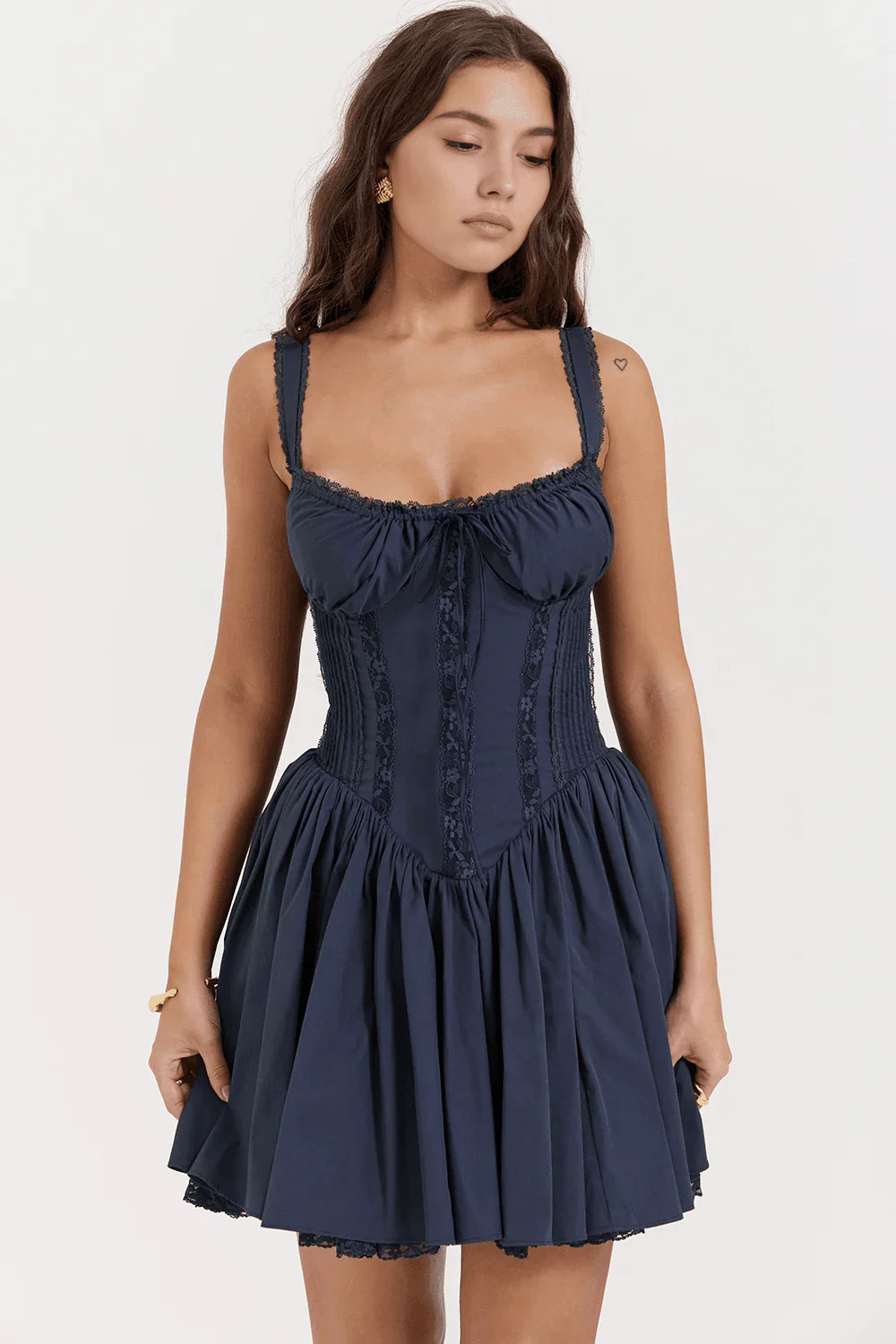 Vestido corto de corte suave