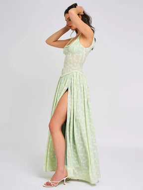 Vestido Largo con Bordado de Trevo