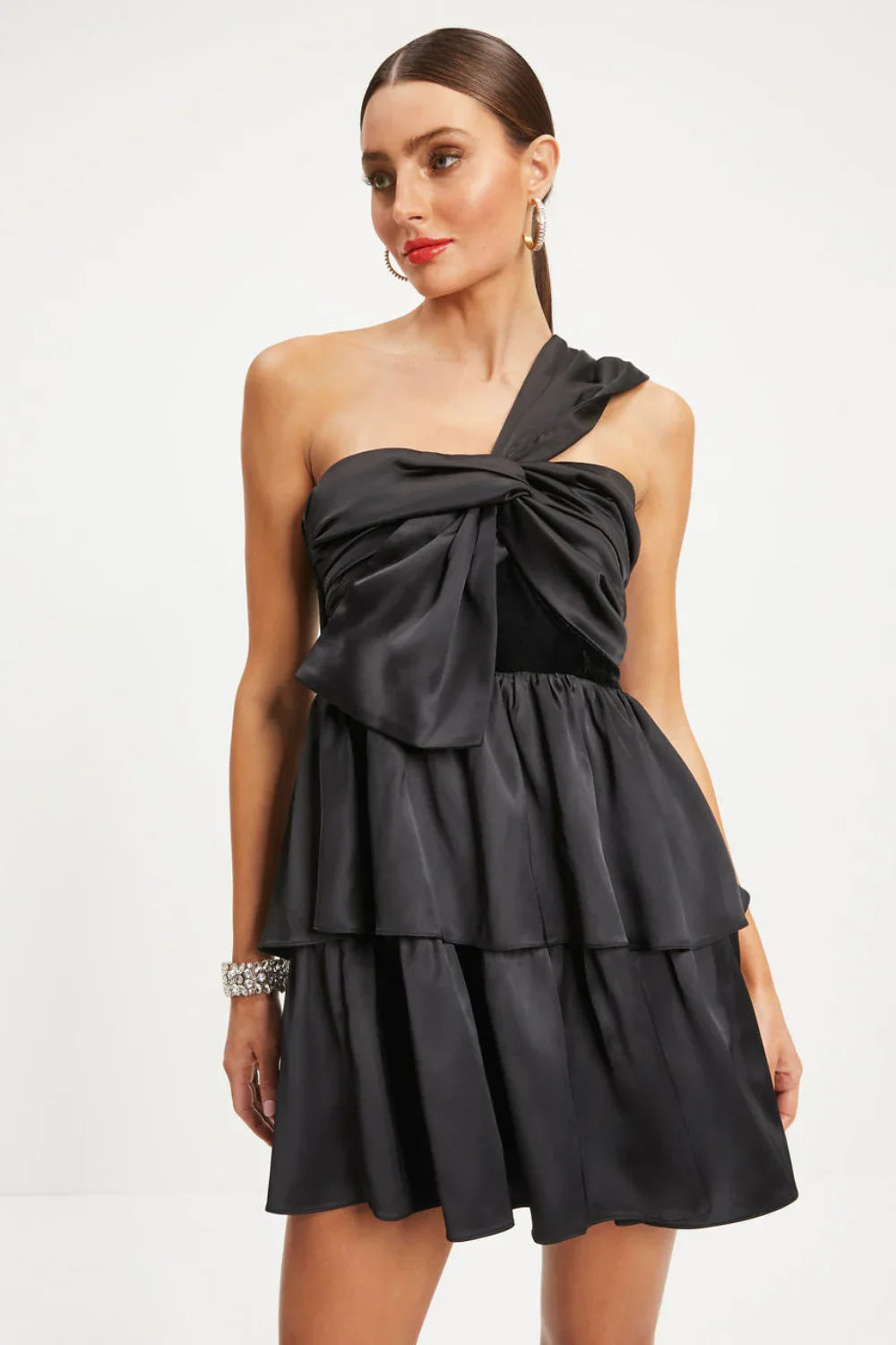 Corto Vestido de Cruce con Lazo