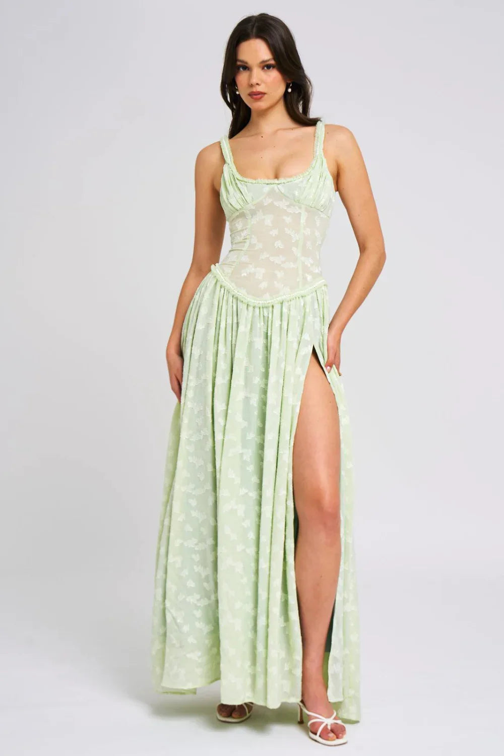 Vestido Largo con Bordado de Trevo