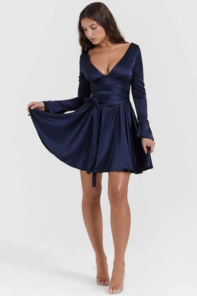 Vestido Azul Corto con Lazo