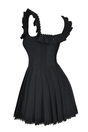 Vestido corto negro plisado