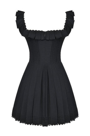 Vestido corto negro plisado
