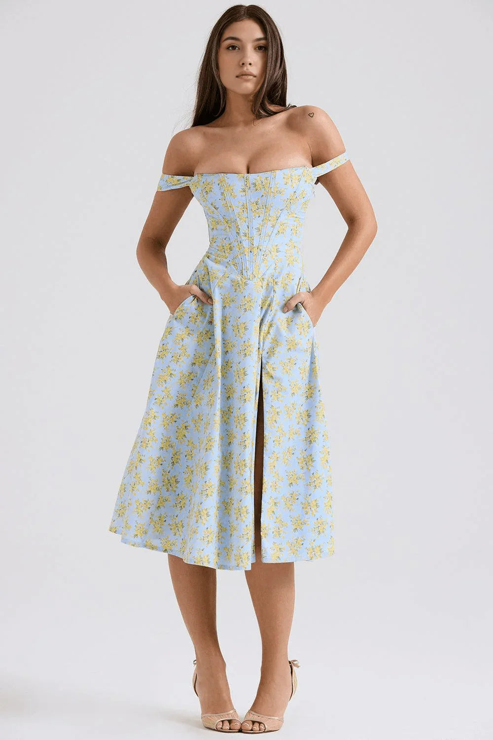 Vestido midi con tirantes
