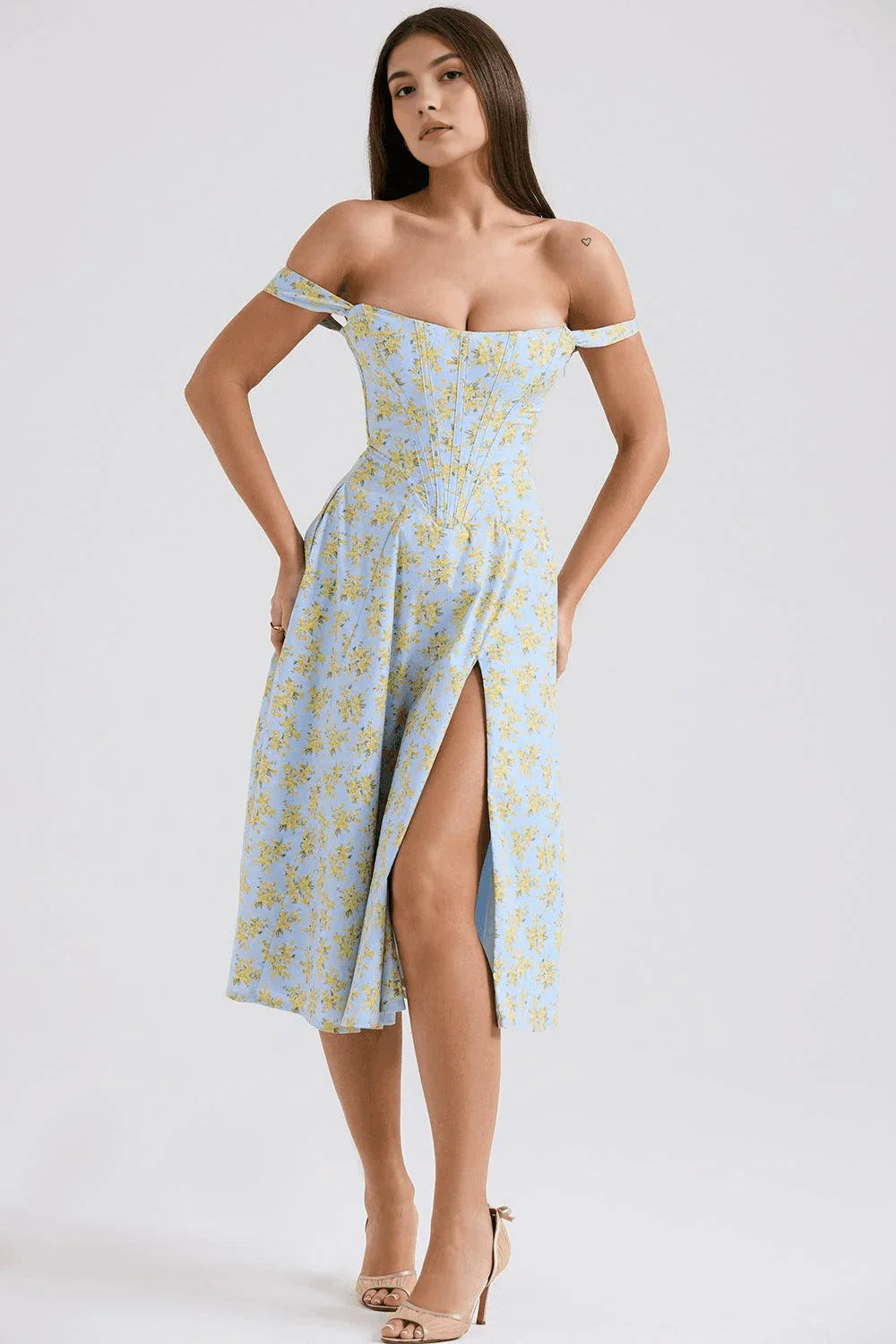 Vestido midi con tirantes