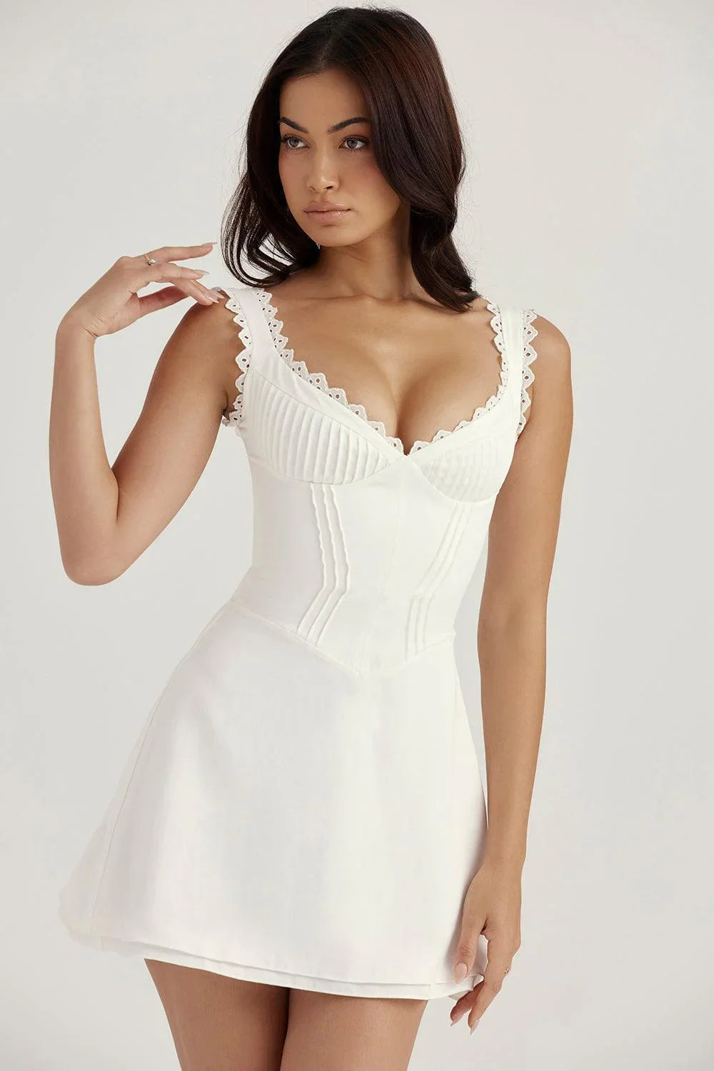 Vestido Corto Sofi con Bordado